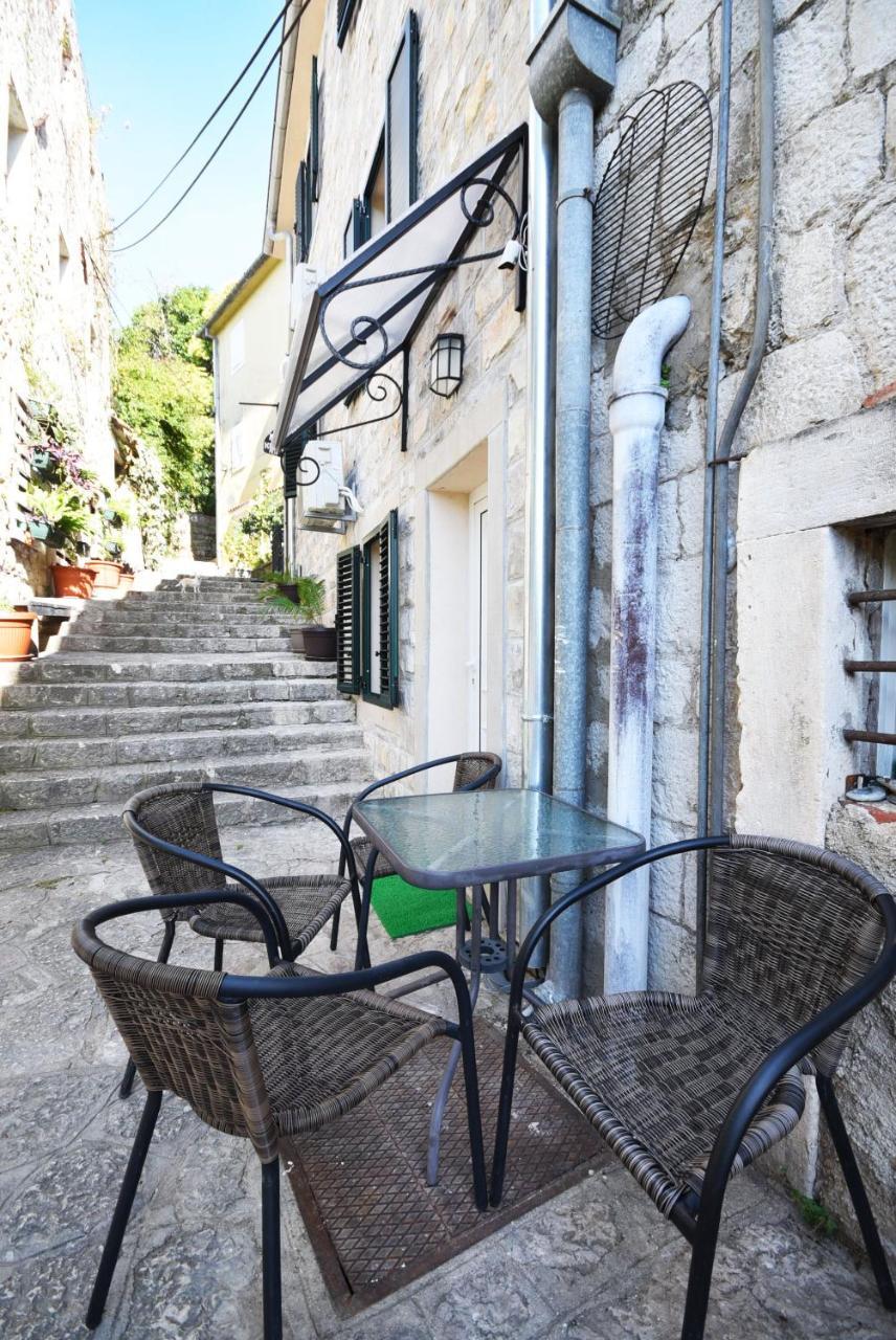 Vila Kula 1830 Apartments Herceg Novi Esterno foto