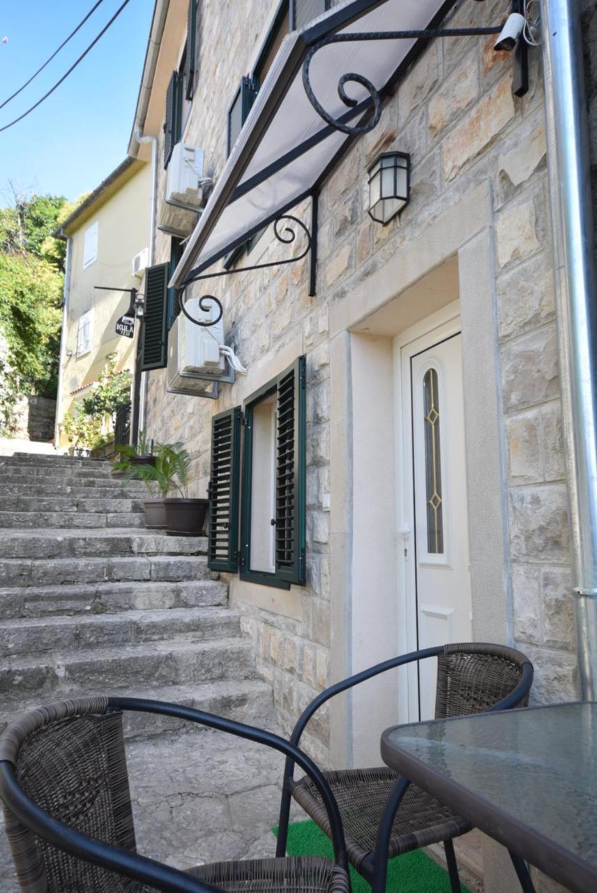 Vila Kula 1830 Apartments Herceg Novi Esterno foto