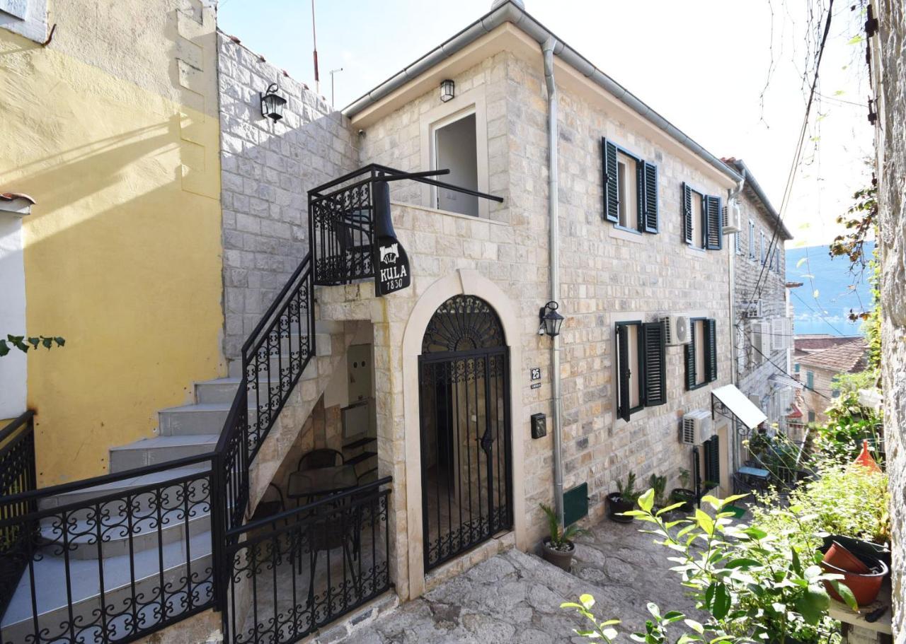 Vila Kula 1830 Apartments Herceg Novi Esterno foto