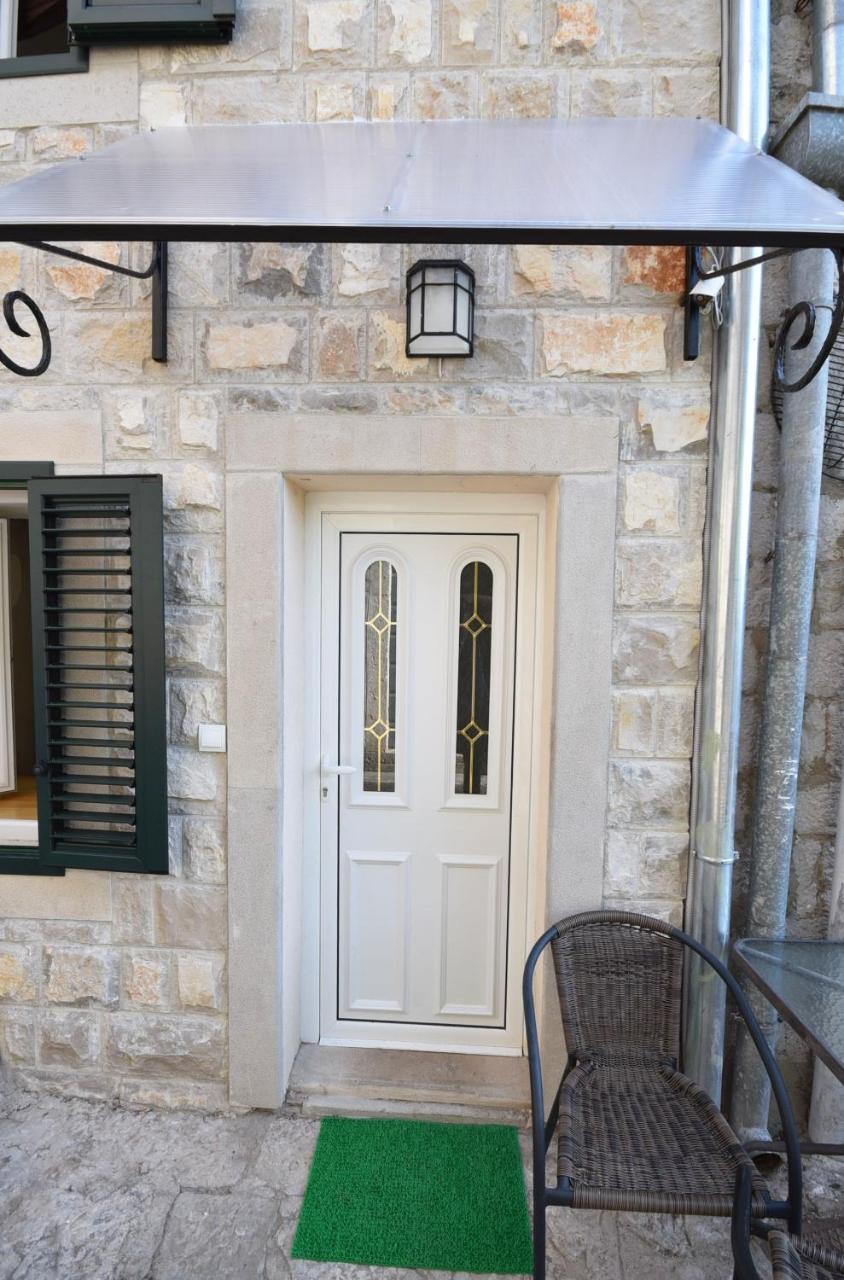 Vila Kula 1830 Apartments Herceg Novi Esterno foto