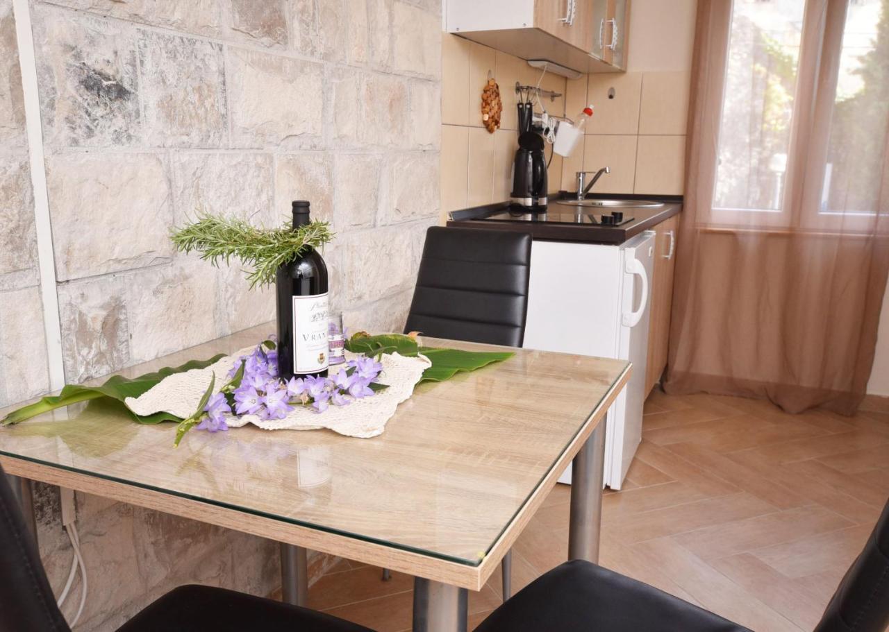 Vila Kula 1830 Apartments Herceg Novi Esterno foto