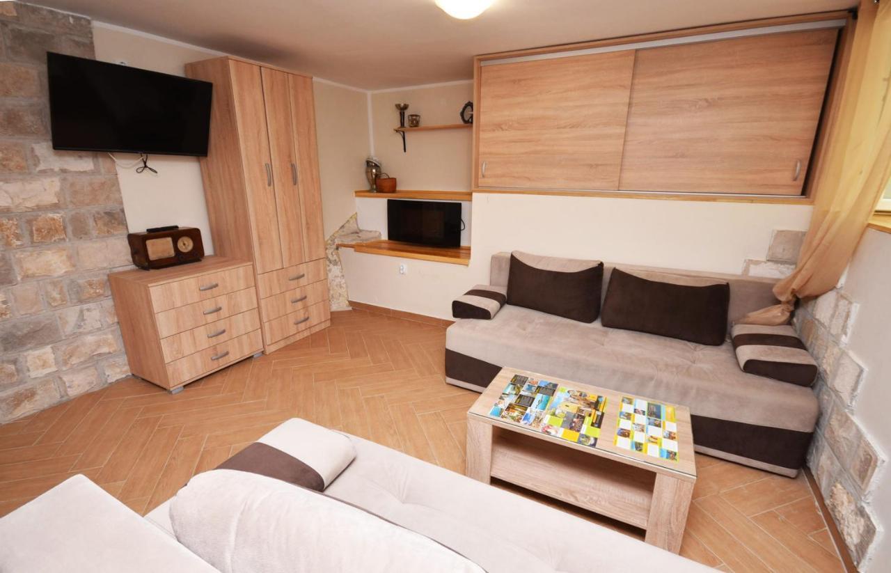 Vila Kula 1830 Apartments Herceg Novi Esterno foto