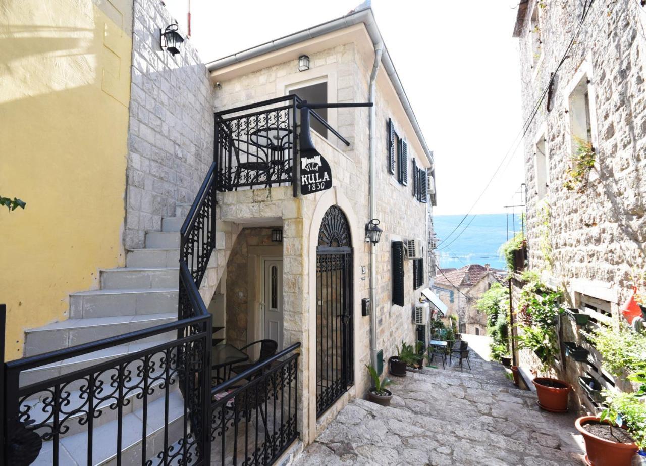 Vila Kula 1830 Apartments Herceg Novi Esterno foto
