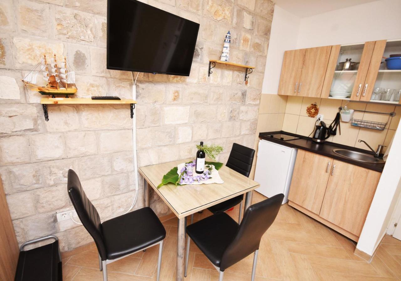 Vila Kula 1830 Apartments Herceg Novi Esterno foto
