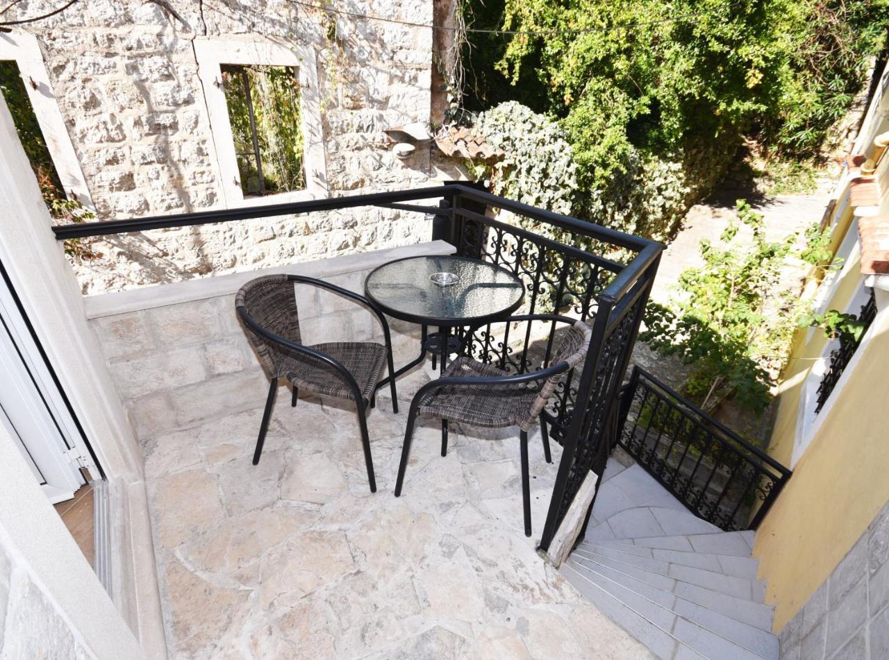Vila Kula 1830 Apartments Herceg Novi Esterno foto