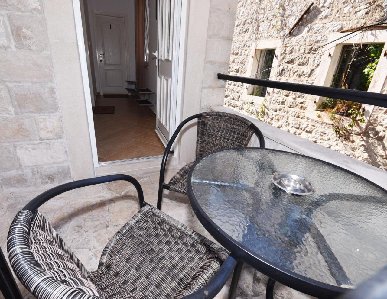 Vila Kula 1830 Apartments Herceg Novi Esterno foto
